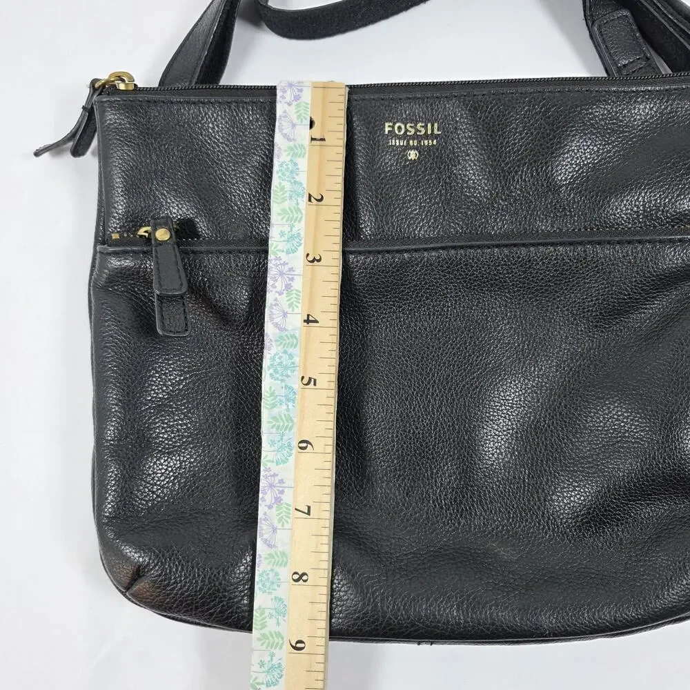 Fossil Black Leather Crossbody Bag Pebbled Adjustable Strap Zip Pocket Purse